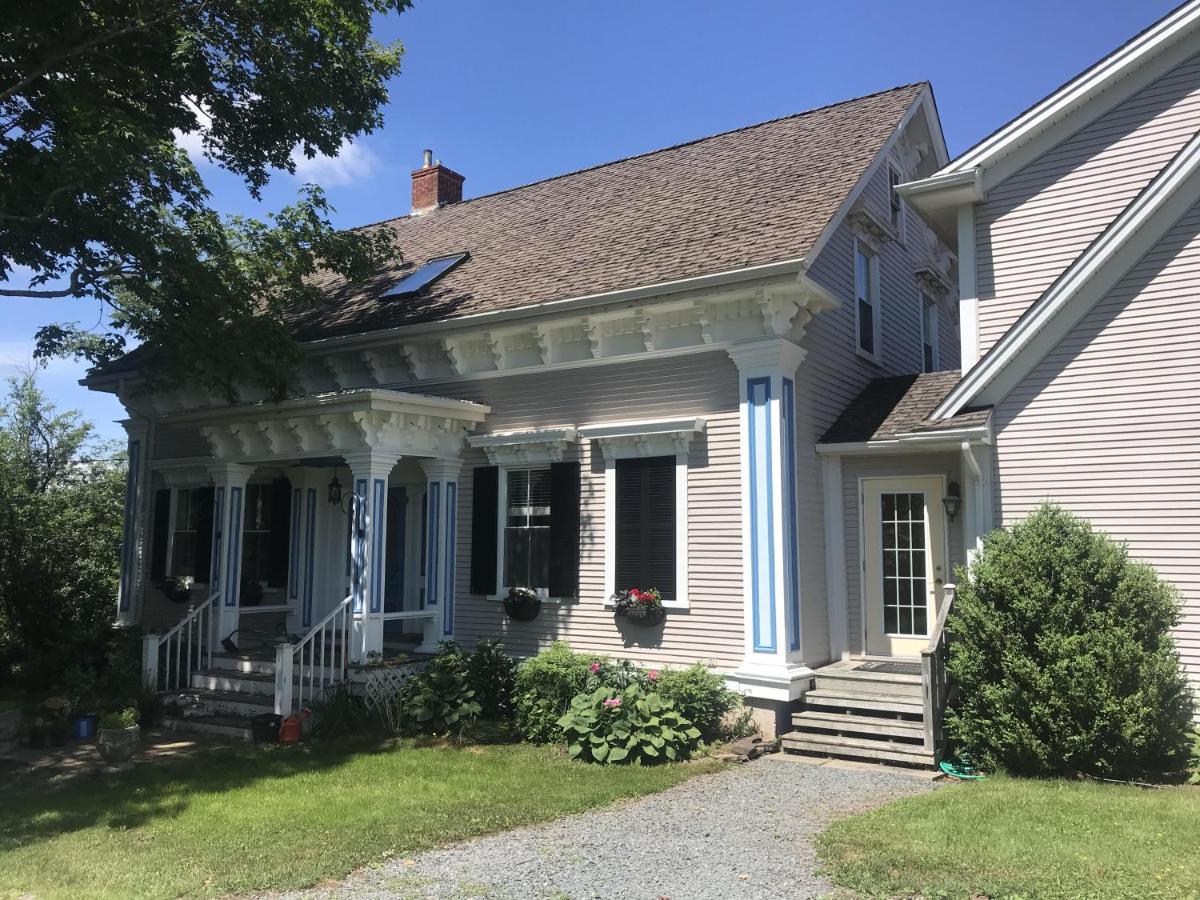 Cresthaven By The Sea Bed & Breakfast South Maitland Exterior photo